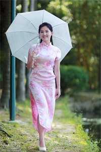 女儿和妈妈互换身份阅读理解