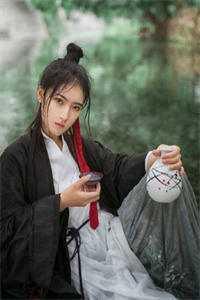 墨圣对张白龙的感情感情
